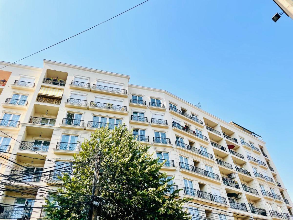 4 Llullat - City Center Apartment Pristina Eksteriør bilde