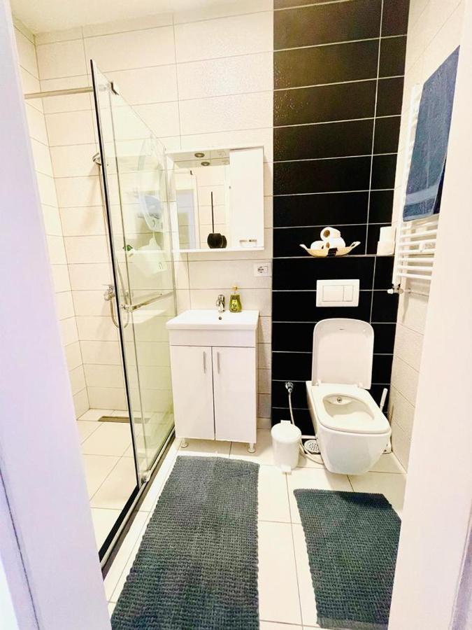 4 Llullat - City Center Apartment Pristina Eksteriør bilde